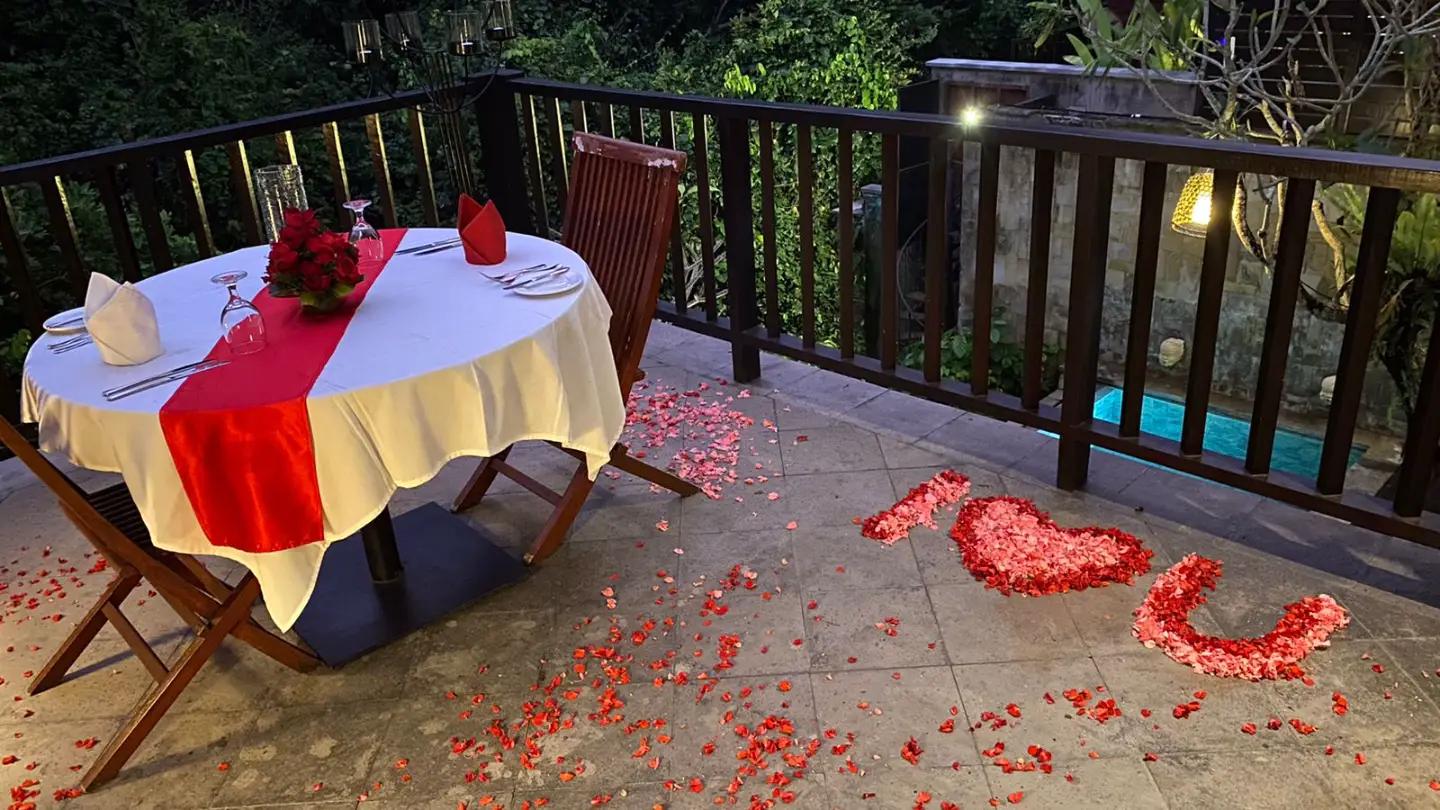 Romantic Dinner at Villa